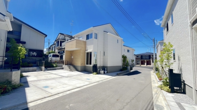 川越市的場　高台住宅　外観遠目