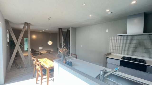 狭山市柏原中古戸建　リビング1